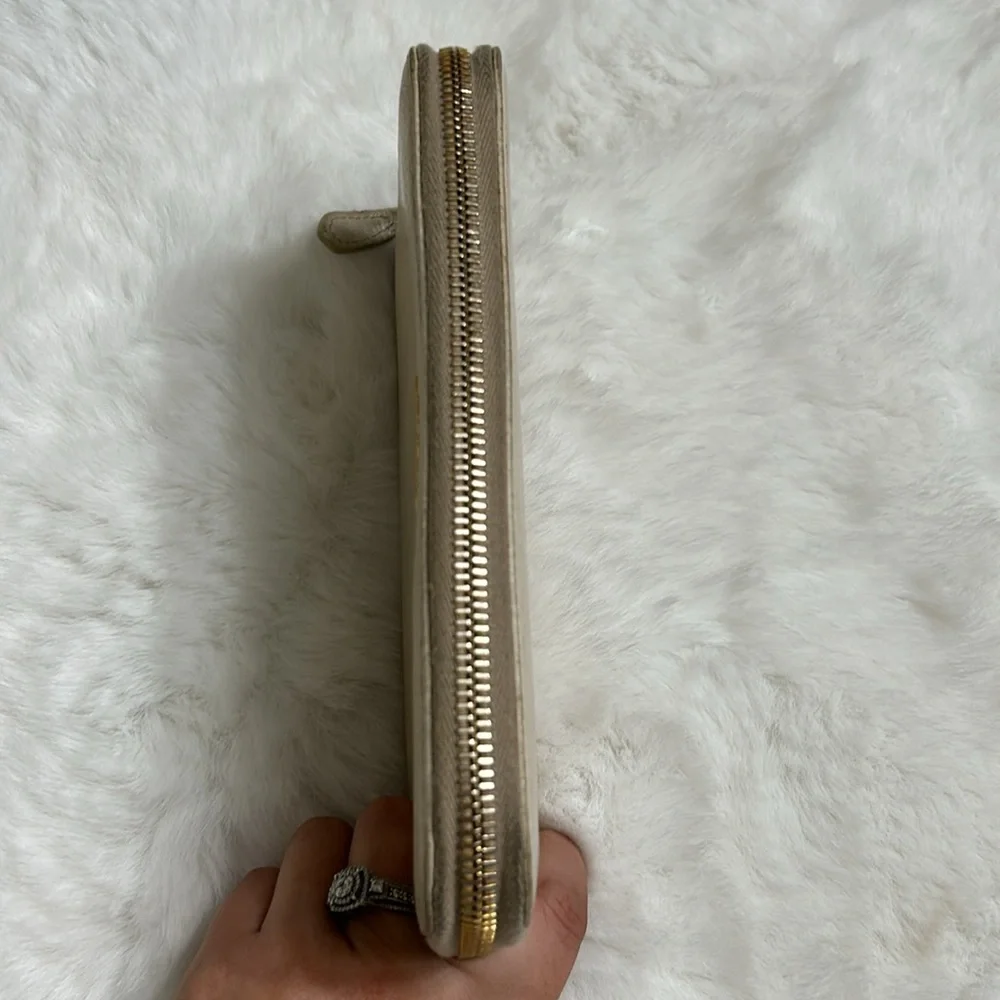 Prada Zip Continental Leather wallet - Picture 13 of 17
